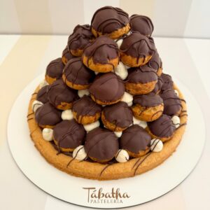 Tarta de Profiteroles para 10 personas